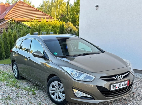 Hyundai i40 cena 38700 przebieg: 145300, rok produkcji 2014 z Swarzędz małe 301